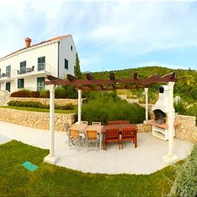 9 Bedroom Villa with Pool and Sea Views in Cavtat, sleeps 18